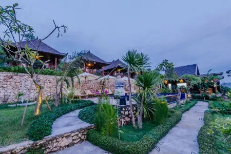 Sunday Huts Lembongan Отели рядом с достопримечательностью «Broken Beach»