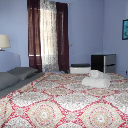 Hoosville Hostel (Formerly the Everglades Hostel)