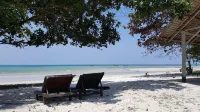 Mutiara Beach Resort - Pemandangan Pantai