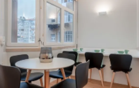 Nlc Rooms & Suites