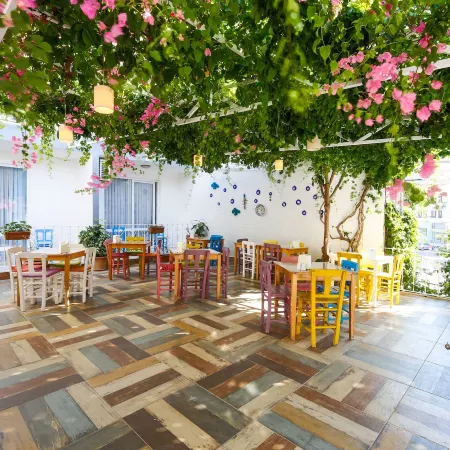 Bora Hotel