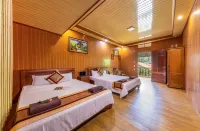 Lan Homestay Hotels near Ti Tốp Đỉnh núi Đảo