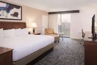 DoubleTree by Hilton Hotel Syracuse Hotels near سيراكيوز