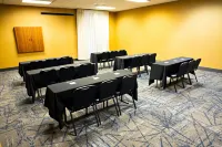 Holiday Inn Express & Suites Harrisburg W - Mechanicsburg Hotels in Silver Spring Township