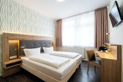 Hotel Banter Hof Hotels near Burganlage "Siebethsburg"