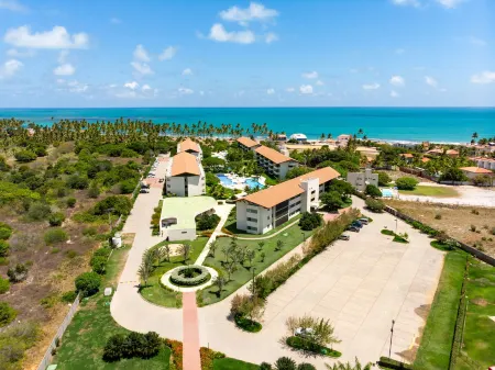 Carneiros Beach Resort