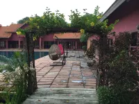 Chiangmai Royal Creek Hotel Hotell i Nam Phrae