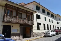 Wakapunku Boutique Hotel Hotels near Twelve Angled Stone