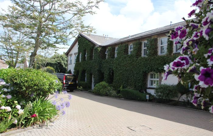 La Place Country Cottages