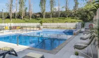 Ibis Styles Barcelona Sant Joan Despi - Pools