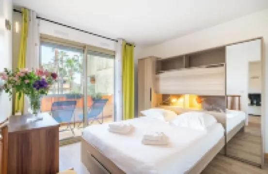 Hello Côte d'Azur - Spacious Apartments at a 5 Min Walk from the Beach