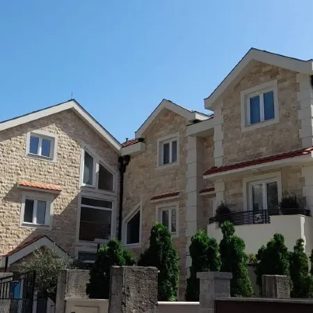 42° North Apartments