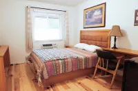 Pemberton Hotel (Motel) Hotels in Mount Currie