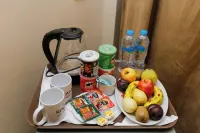 Venus Pyramids Inn - Top Roof Access W Free Break Fast - Pensions