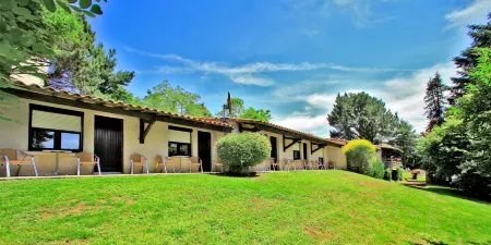 Logis Hôtel la Chaumière Отели в г. Сен-Лоран-Сюр-Севр