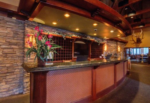 7. 더 리트리트 온..