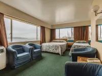English Bay Hotel Hotels near Vancouver Museum