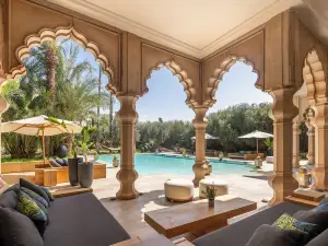 Palais Namaskar