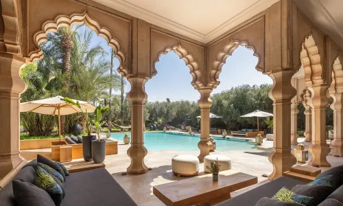 Palais Namaskar