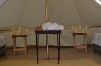 Glamping Monterrico Hotels in Буэна Виста