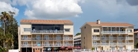 Beso Del Sol Resort Отели в г. Данедин