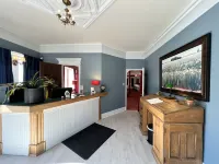 Le Chateau du Lac Hotels in Magog