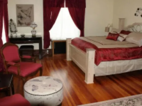 Walton Manor Inn Bed & Breakfast Hotels in Palmyra