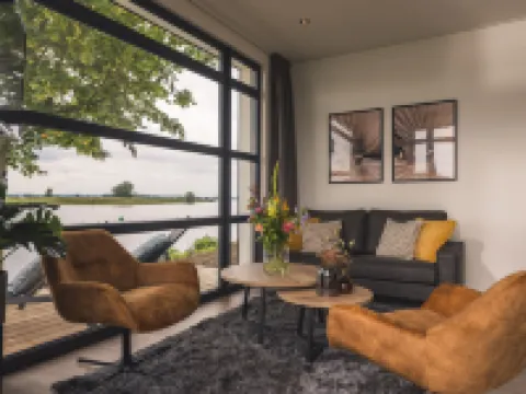 Cozy Riverside Escape Hotels in Maurik