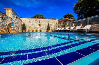 Heritage Hotel & Estate Raznjevica Dvori AD 1307