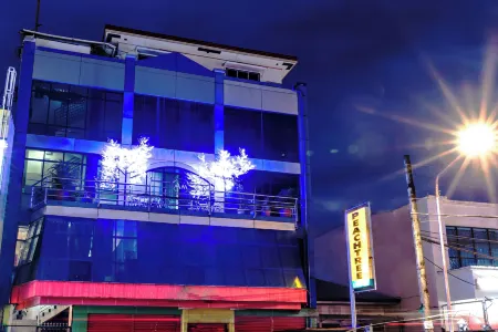 Peach Tree Lodge Отели в г. Ормок