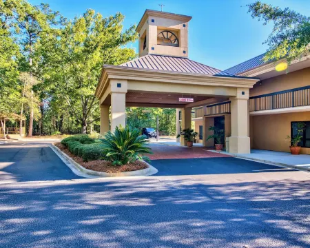 Clarion Inn & Suites Aiken South