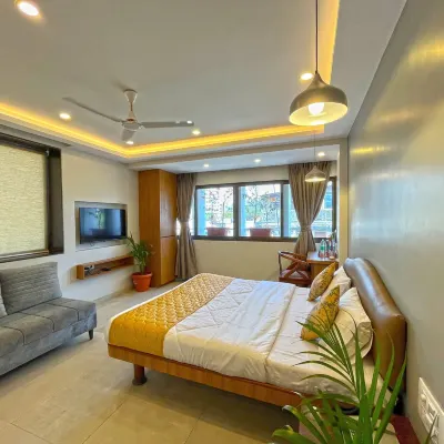 Hotel Parklane Hotels near Dadar