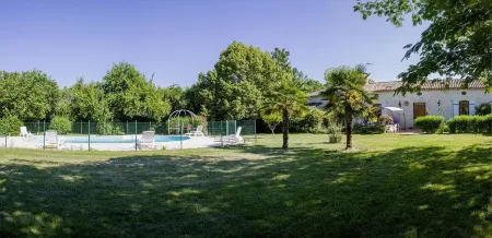 Chez Moutier Отели в г. Ле Флекс