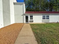 Lake Tree Inn & Suites