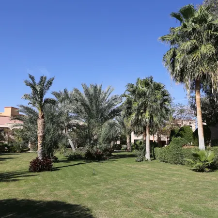Tamra Beach Resort Отели рядом с достопримечательностью «Бей- Набк»