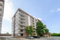 The Route Sriracha Hotel and Residence Отели рядом с достопримечательностью «Paradise Ocean View Condominium»