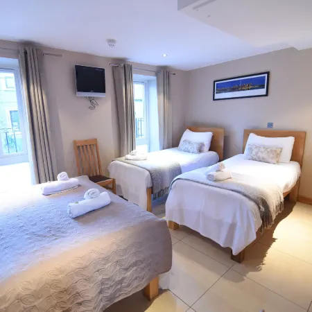 The Eyre Square Townhouse Отели рядом с достопримечательностью «Испанская арка»