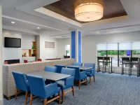 Holiday Inn Express & Suites Tullahoma by IHG Hotels in Coffee County