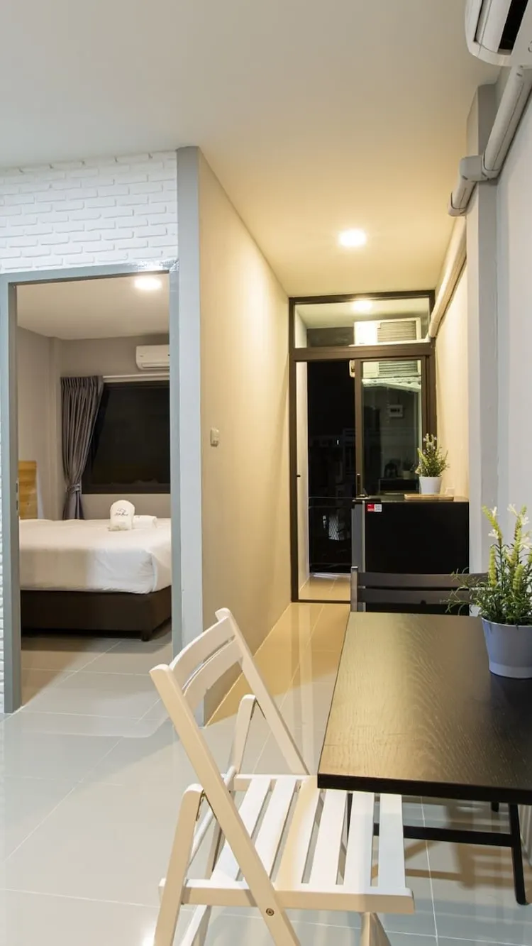 ห้องดีลักซ์ เตียงใหญ่ 1 เตียง