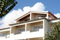 Apartamentos Quinta Mae Dos Homens โรงแรมใน