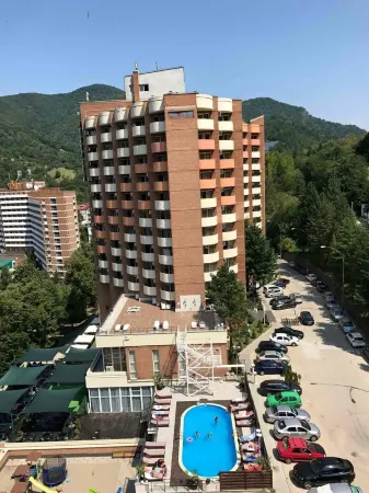 Bacolux Afrodita Resort & Spa, Herculane Отели в г. Бэиле-Еркулане