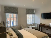 Upstairs at 33 - Self Check in Boutique Accommodation in Worcester Centre Hotels in Worcester District
