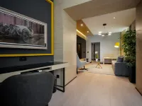 Maccani Black Luxury Suites Hotels near سبلافوفي