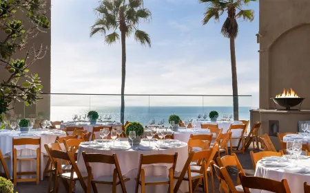 Surf & Sand Resort Laguna Beach Отели рядом с достопримечательностью «Laguna Beach Cliff Hike»