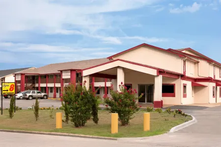 Super 8 by Wyndham Corsicana