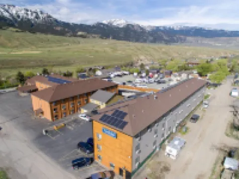 Travelodge by Wyndham Gardiner Yellowstone Park North Hotels in Gardiner