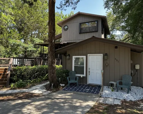 Poppy's Place is your unique Steinhatchee destination with river/gulf access Hotels in Steinhatchee