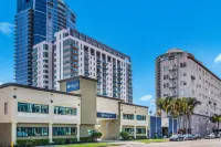 Inn at 50 - Long Beach Convention Center Hotels near Aquarium of the Pacific