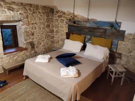 Only for Two Giumbabulla Home and Spa Отели в г. Рагуза