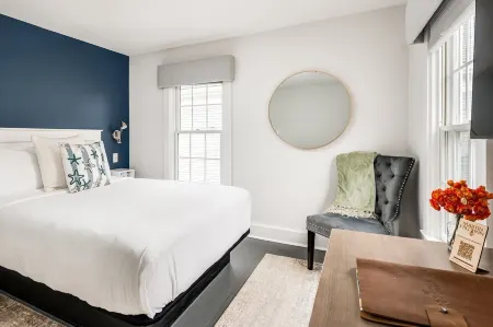 Martin Hill Inn Отели рядом с достопримечательностью «St. John's Episcopal Church»